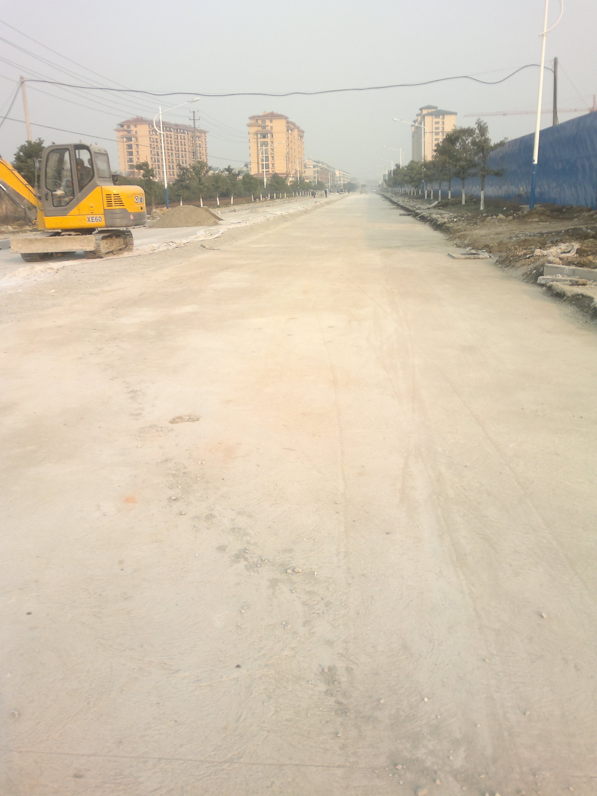 鄭陸鎮(zhèn)鎮(zhèn)南路、迎賓路白改黑工程